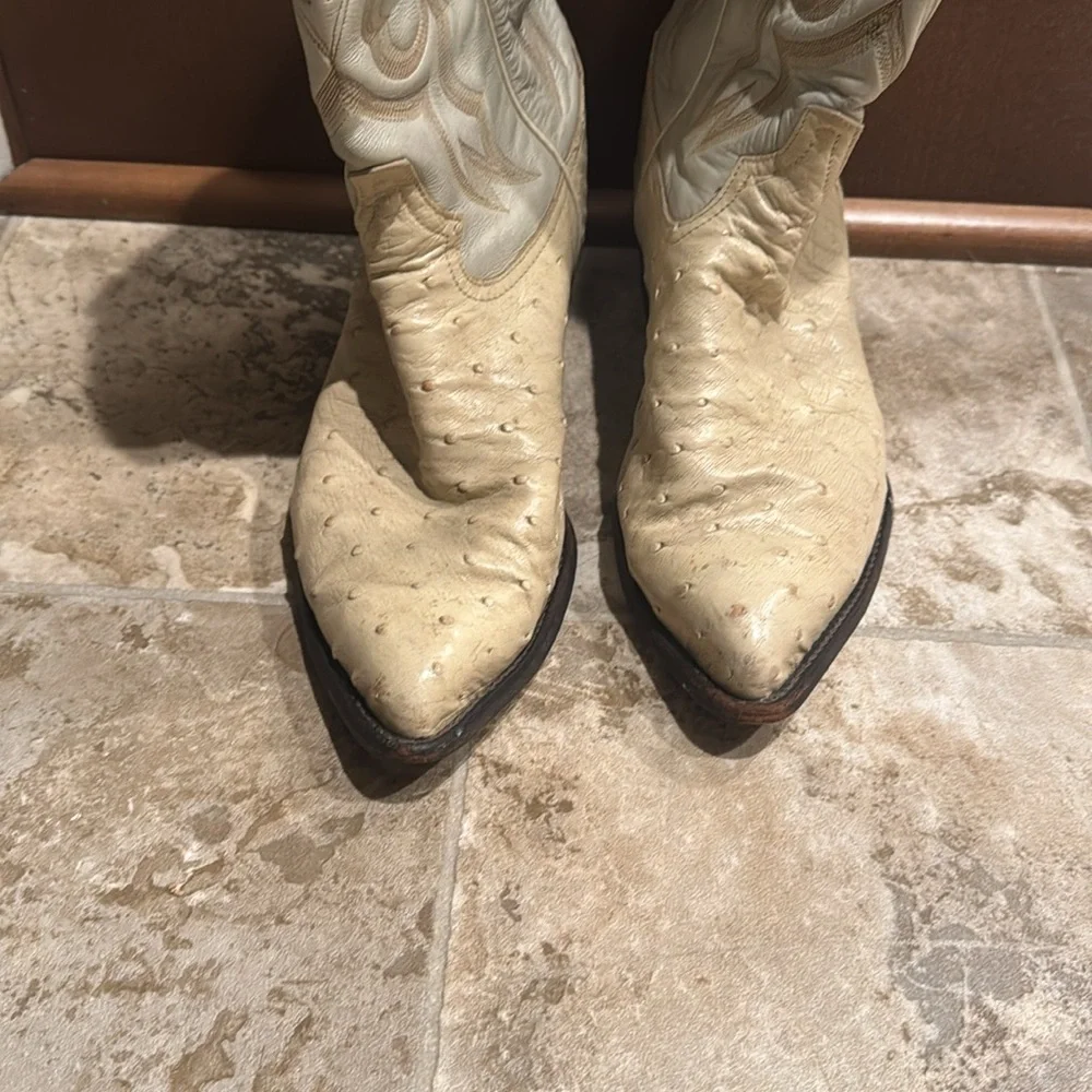 Tony Lama Ostrich Size 8 Off White/Beige Boots
